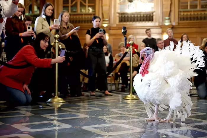 Good Morning, News: Oregon AG Vows to Investigate Excessive Force, New Hefty National Park Fees For Foreign Travelers, and How to Decolonize Your Thanksgiving